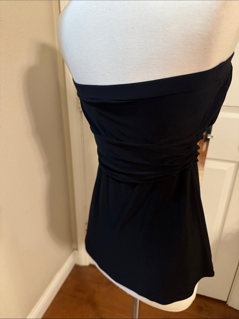 WHBM Black Strapless Ruched Bust Top - Picture 4 of 5